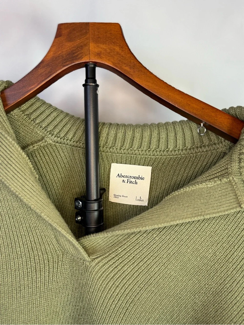 Abercrombie & Fitch - Men’s Olive Green Hooded Rib-Knit Sweater - Size L
